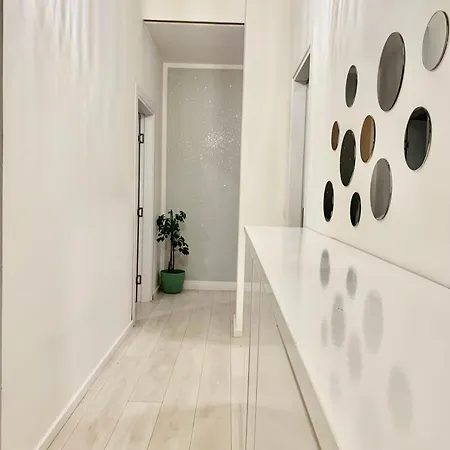 Regal Apartment *